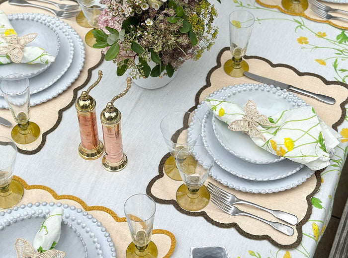 'Lola' Placemat with Scalloped Edge in Green, 35 x 50cm